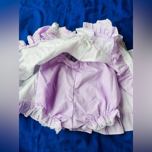 Sz 0-3 mon. VTG Colonial prairie Purple White ruffle lace dress w/bow & bloomers - Picture 8 of 12